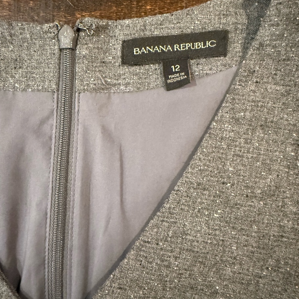 Banana Republic Gray Wool Blend V Neck Dress Size 12 - Picture 4 of 10
